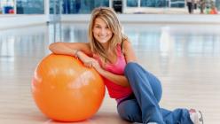 Упражнения на мяче для похудения живота и боков